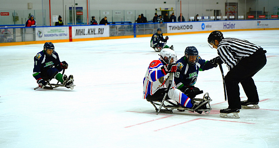 Следж-хоккеисты «Югры» одержали вторую победу на домашнем льду